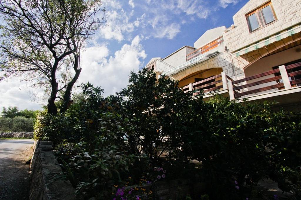 Apartments Stanko Sumartin Exterior photo